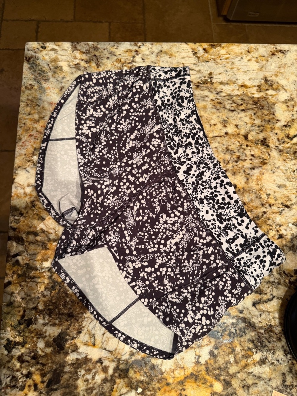 Lululemon Black & White Printed Women's shorts